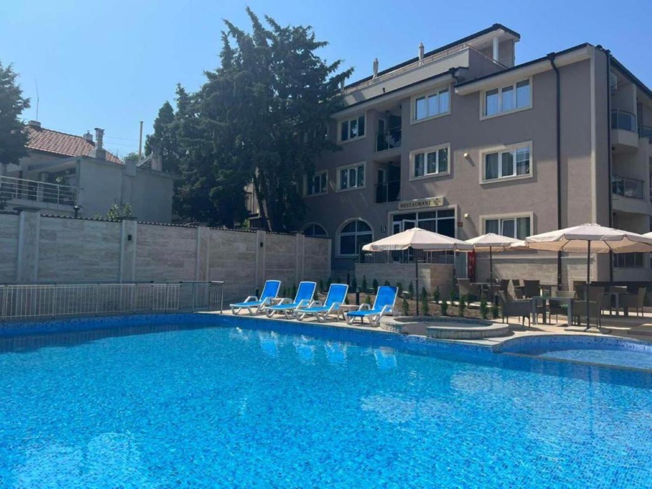 Vemara City Boutique Hotel-Free Parking Varna Exteriér fotografie
